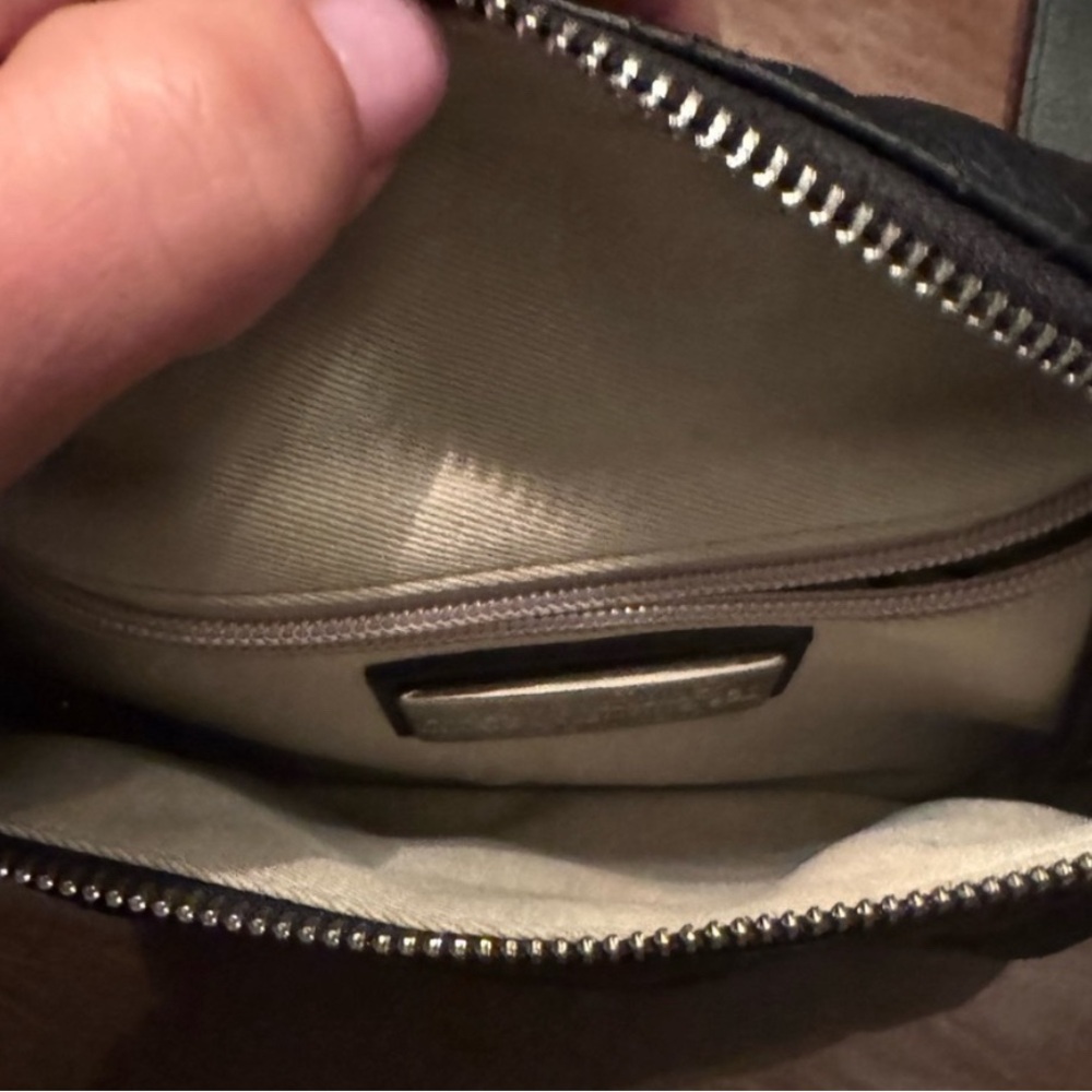 Mario Valentino Cross Bag - Picture 2 of 8